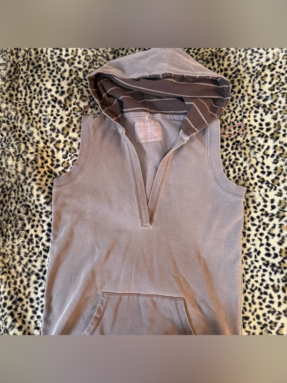 VINTAGE AEROPOSTALE SLEEVLESS HOODIE